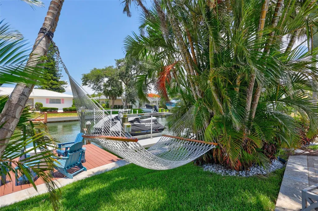 571 Ranger Lane Longboat Key FL 34228