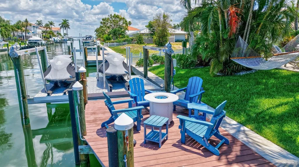 571 Ranger Lane Longboat Key FL 34228