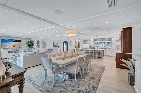 571 Ranger Lane Longboat Key FL 34228