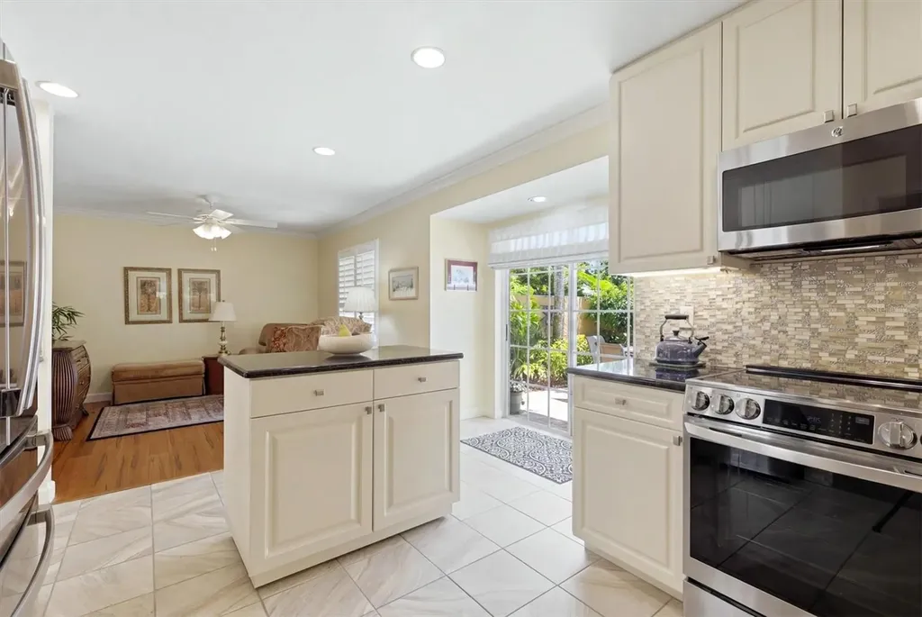 5435 Chanteclaire Sarasota FL 34235