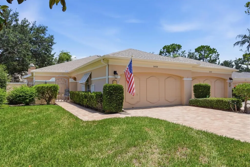 5435 Chanteclaire Sarasota FL 34235