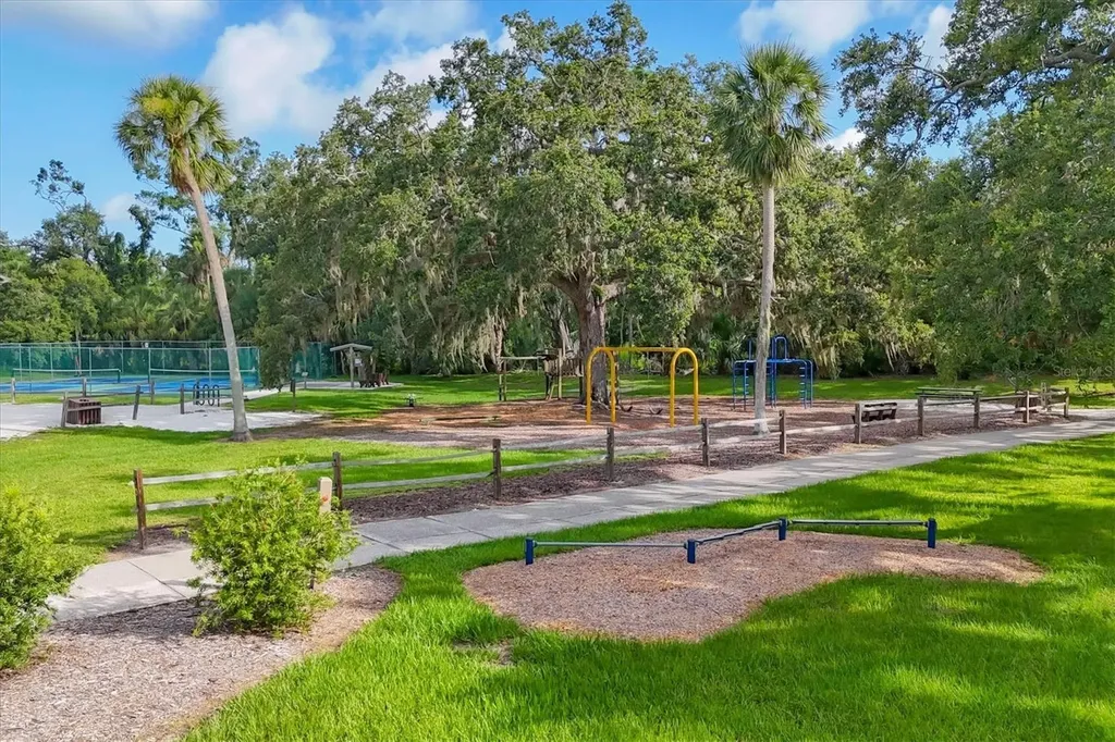 5435 Chanteclaire Sarasota FL 34235