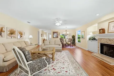 5435 Chanteclaire Sarasota FL 34235