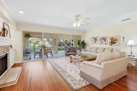5435 Chanteclaire Sarasota FL 34235
