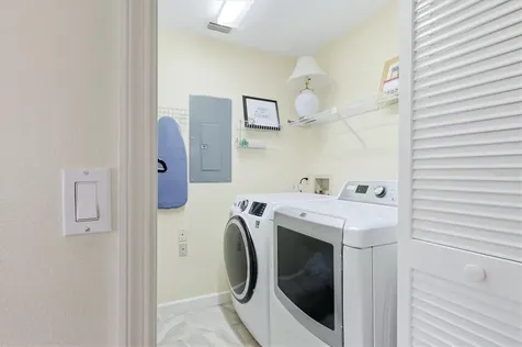 5435 Chanteclaire Sarasota FL 34235