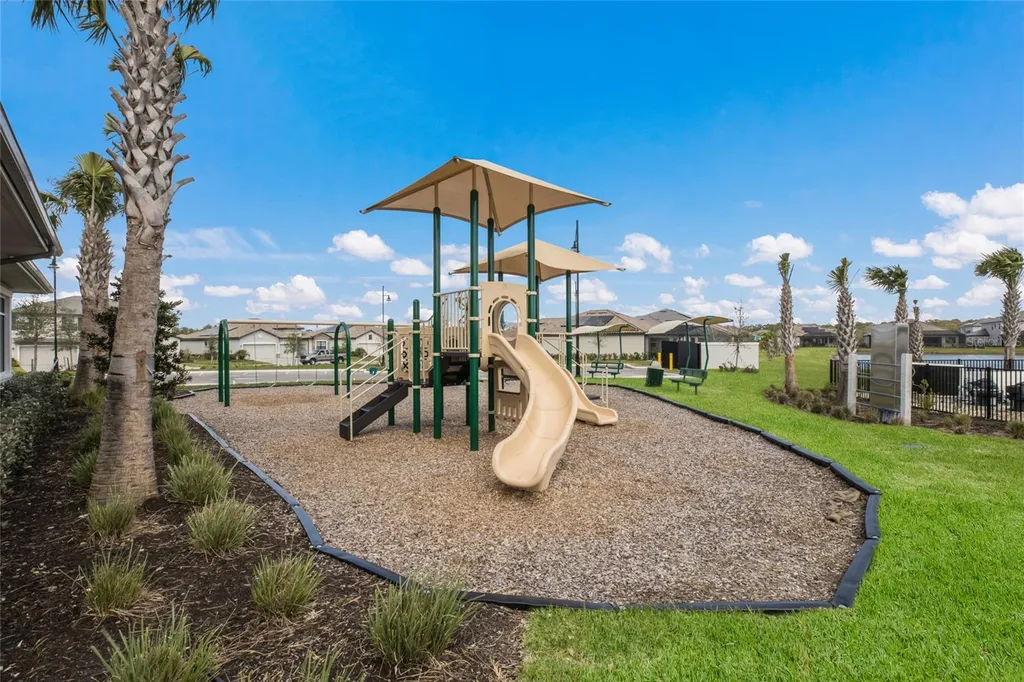 17528 Polo Trail Lakewood Ranch FL 34211