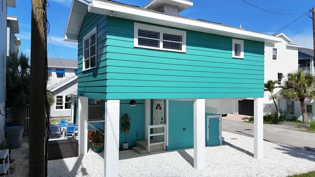 37 80th Terrace Treasure Island FL 33706