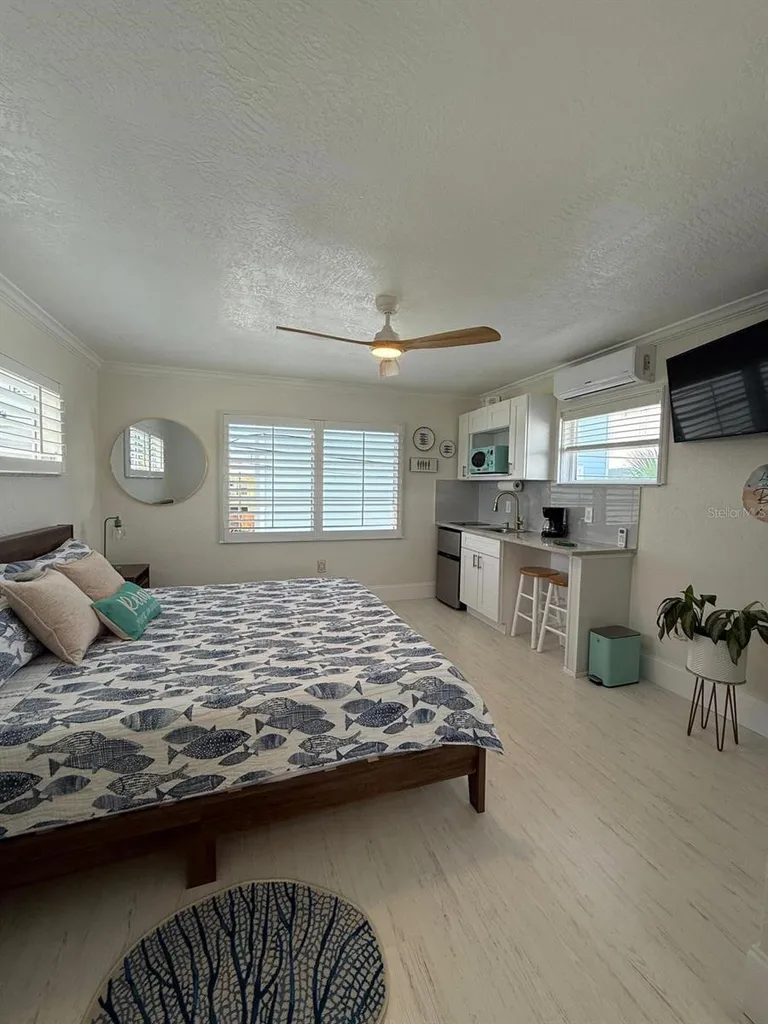 37 80th Terrace Treasure Island FL 33706