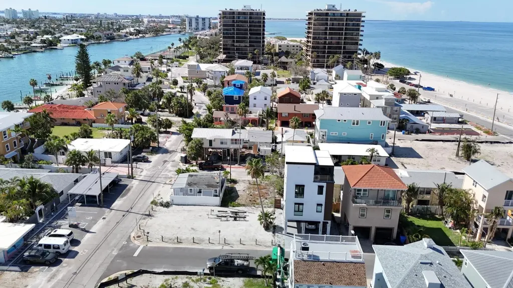 37 80th Terrace Treasure Island FL 33706