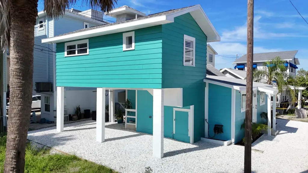 37 80th Terrace Treasure Island FL 33706