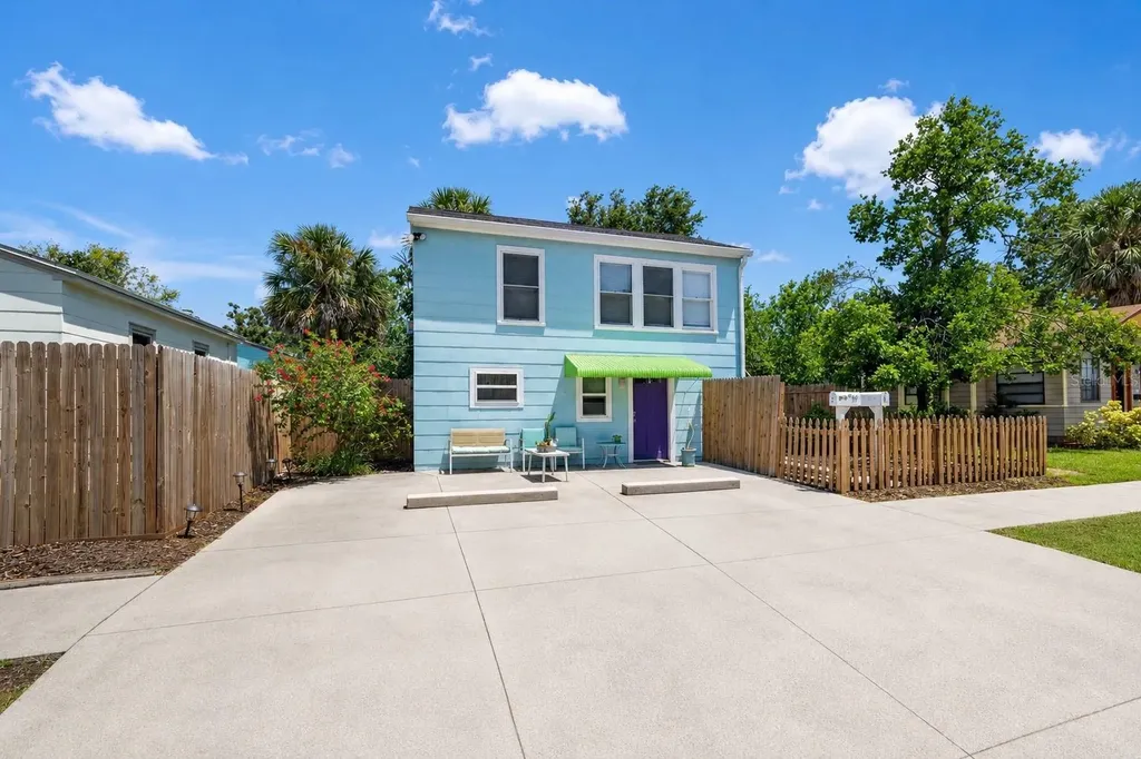 2501 1/2 Oakdale Street S St Petersburg FL 33705