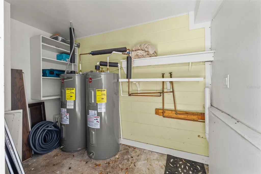 2501 1/2 Oakdale Street S St Petersburg FL 33705