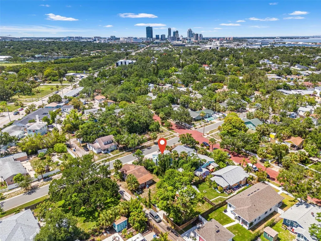 2501 1/2 Oakdale Street S St Petersburg FL 33705