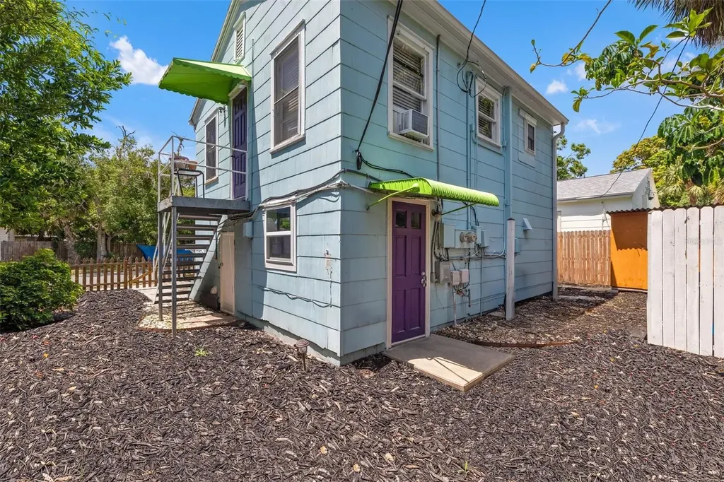 2501 1/2 Oakdale Street S St Petersburg FL 33705