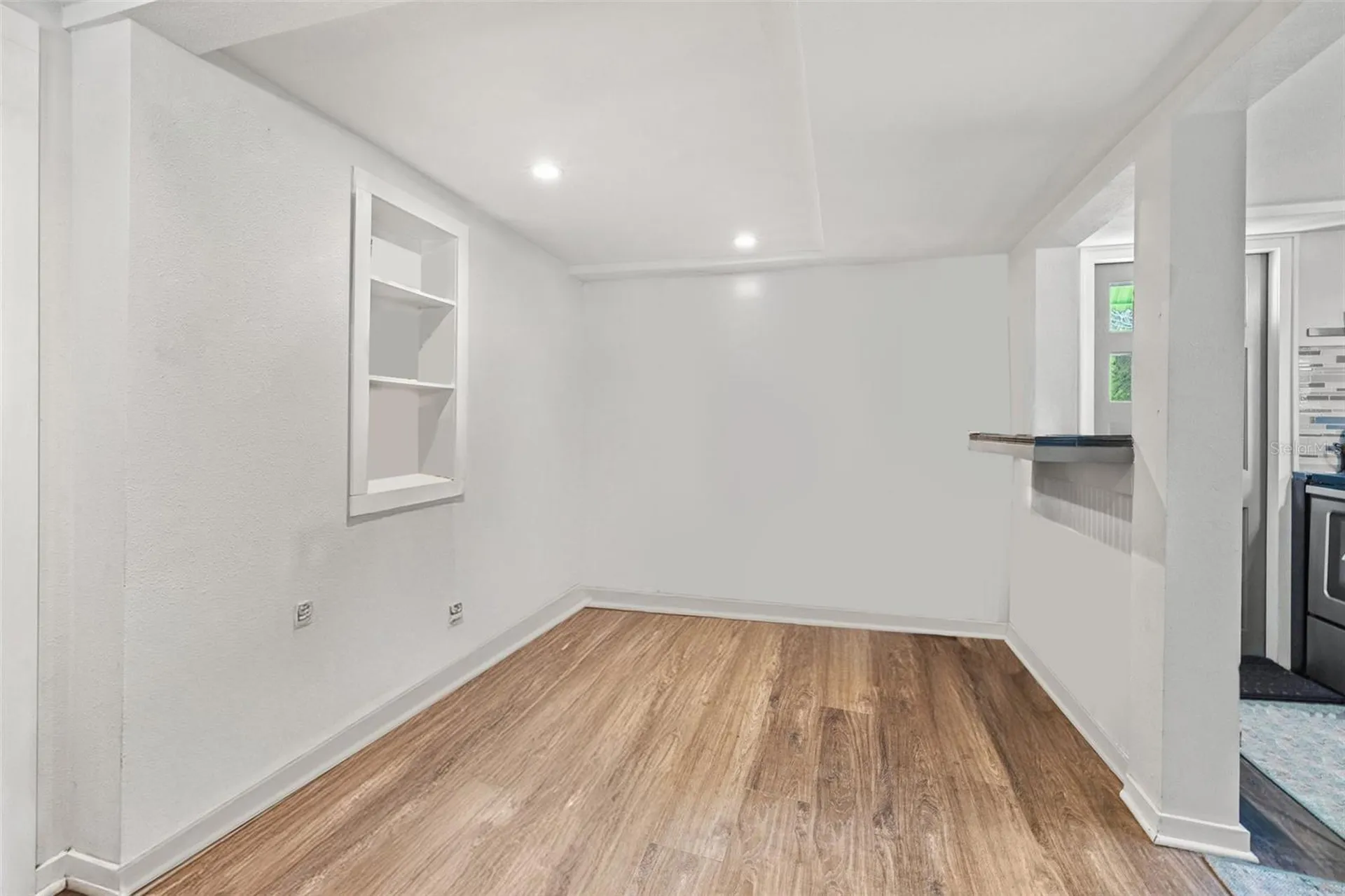2501 1/2 Oakdale Street S St Petersburg FL 33705