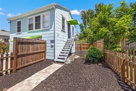 2501 1/2 Oakdale Street S St Petersburg FL 33705