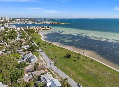 2501 1/2 Oakdale Street S St Petersburg FL 33705