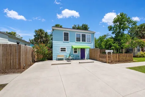 2501 1/2 Oakdale Street S St Petersburg FL 33705