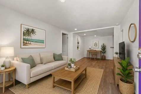 2501 1/2 Oakdale Street S St Petersburg FL 33705