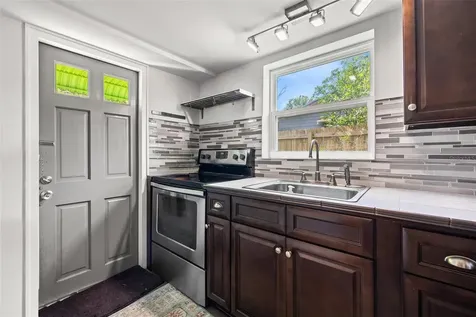 2501 1/2 Oakdale Street S St Petersburg FL 33705