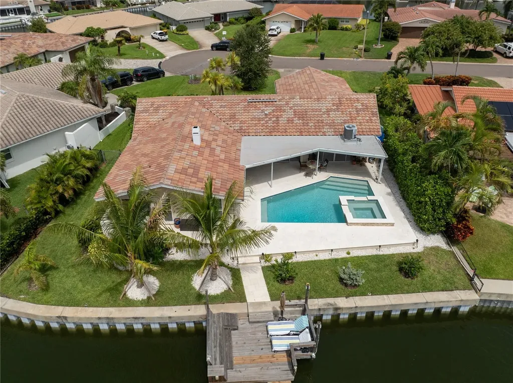 1924 Michigan Avenue NE St Petersburg FL 33703
