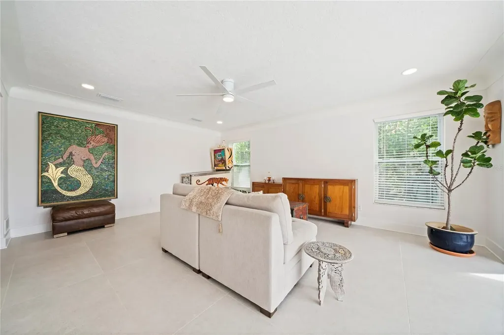 1924 Michigan Avenue NE St Petersburg FL 33703