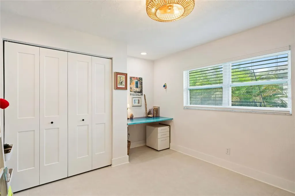 1924 Michigan Avenue NE St Petersburg FL 33703