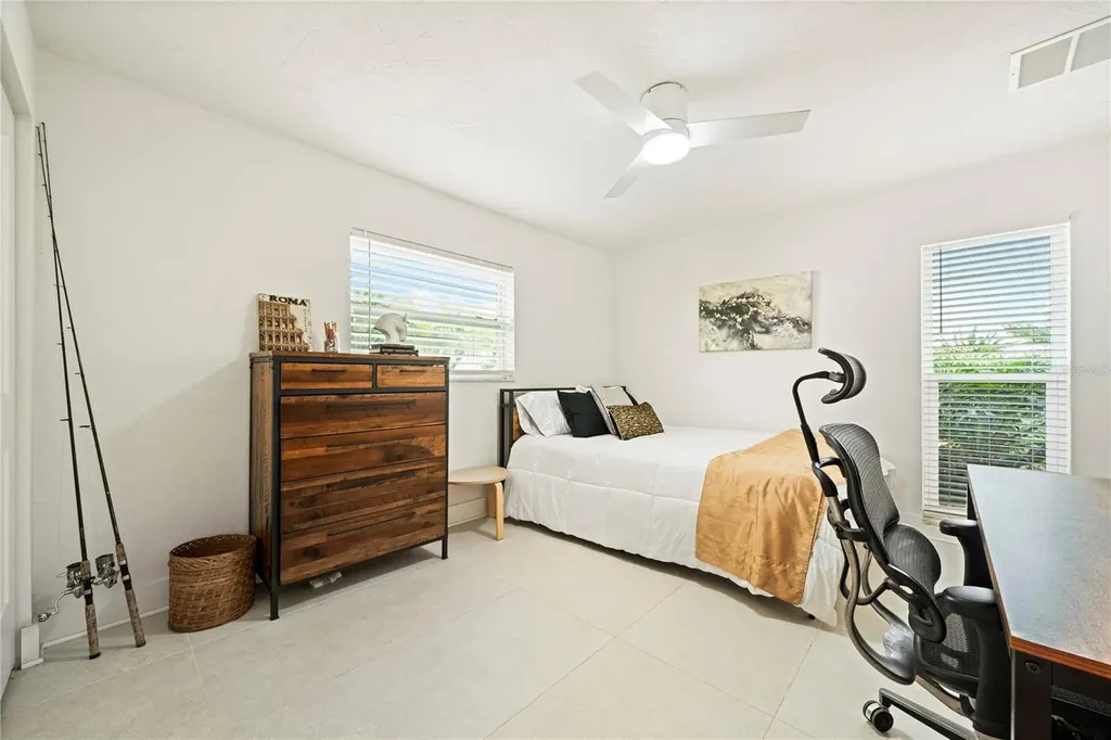 1924 Michigan Avenue NE St Petersburg FL 33703