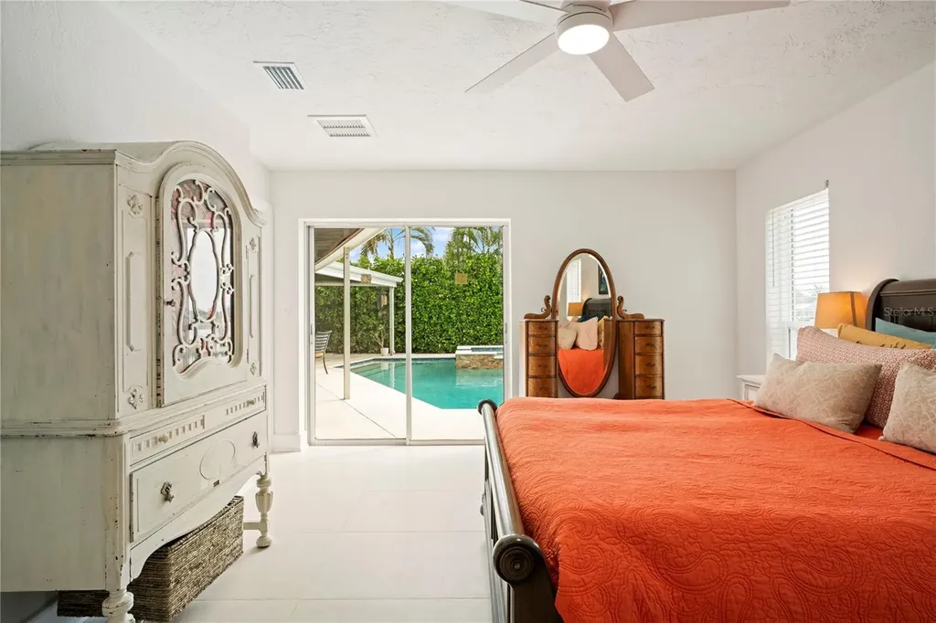 1924 Michigan Avenue NE St Petersburg FL 33703
