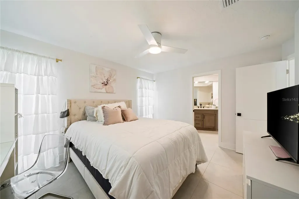 1924 Michigan Avenue NE St Petersburg FL 33703
