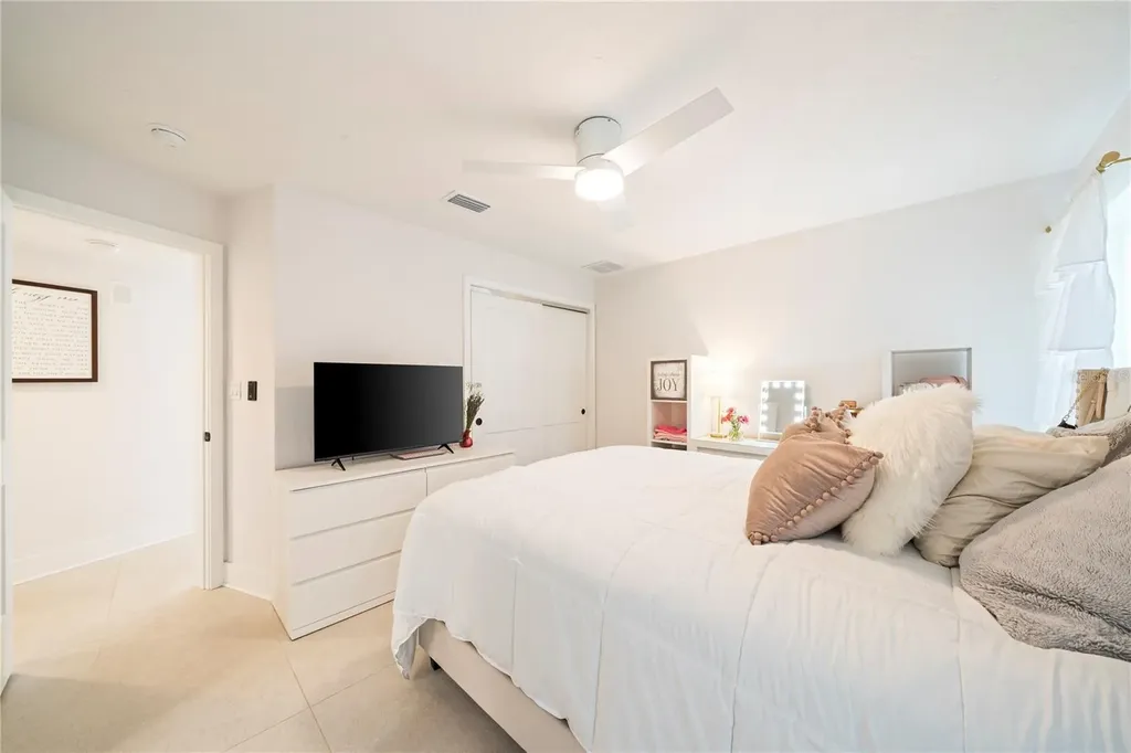 1924 Michigan Avenue NE St Petersburg FL 33703