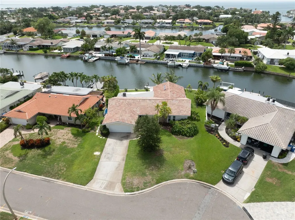 1924 Michigan Avenue NE St Petersburg FL 33703