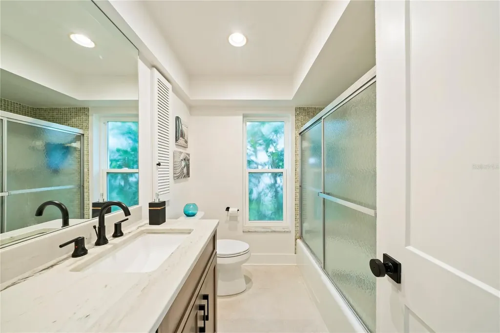 1924 Michigan Avenue NE St Petersburg FL 33703