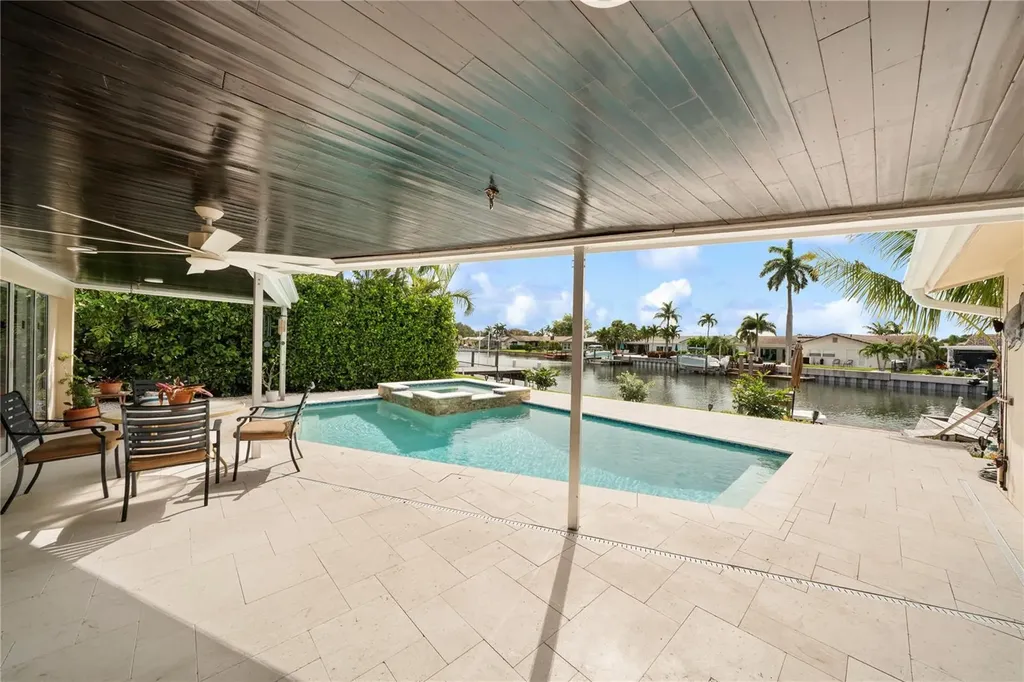 1924 Michigan Avenue NE St Petersburg FL 33703