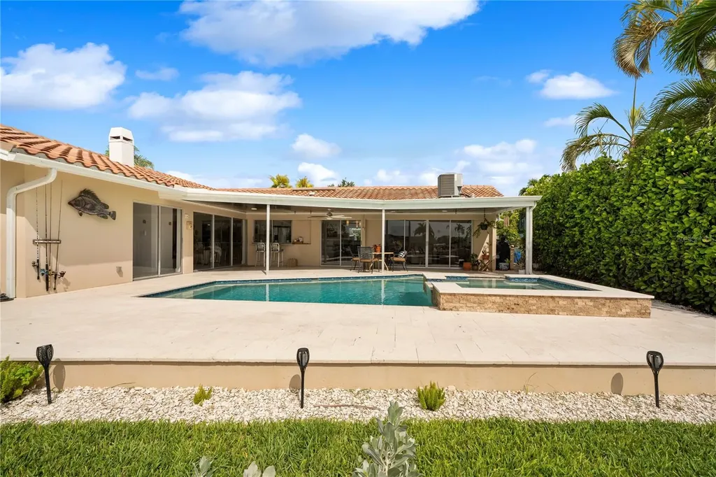 1924 Michigan Avenue NE St Petersburg FL 33703