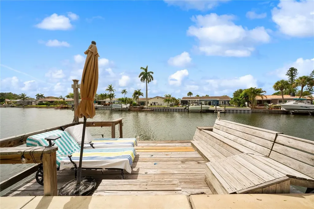 1924 Michigan Avenue NE St Petersburg FL 33703