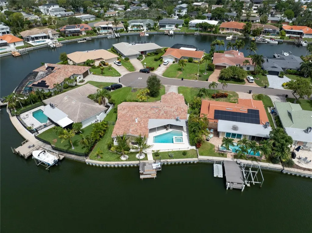 1924 Michigan Avenue NE St Petersburg FL 33703