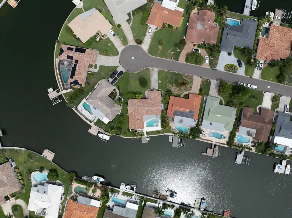 1924 Michigan Avenue NE St Petersburg FL 33703