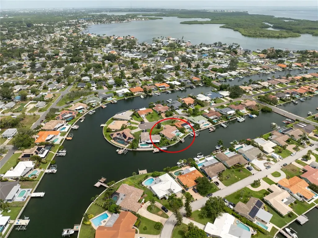 1924 Michigan Avenue NE St Petersburg FL 33703