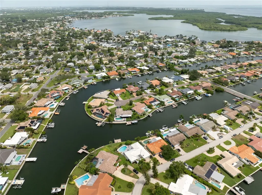 1924 Michigan Avenue NE St Petersburg FL 33703