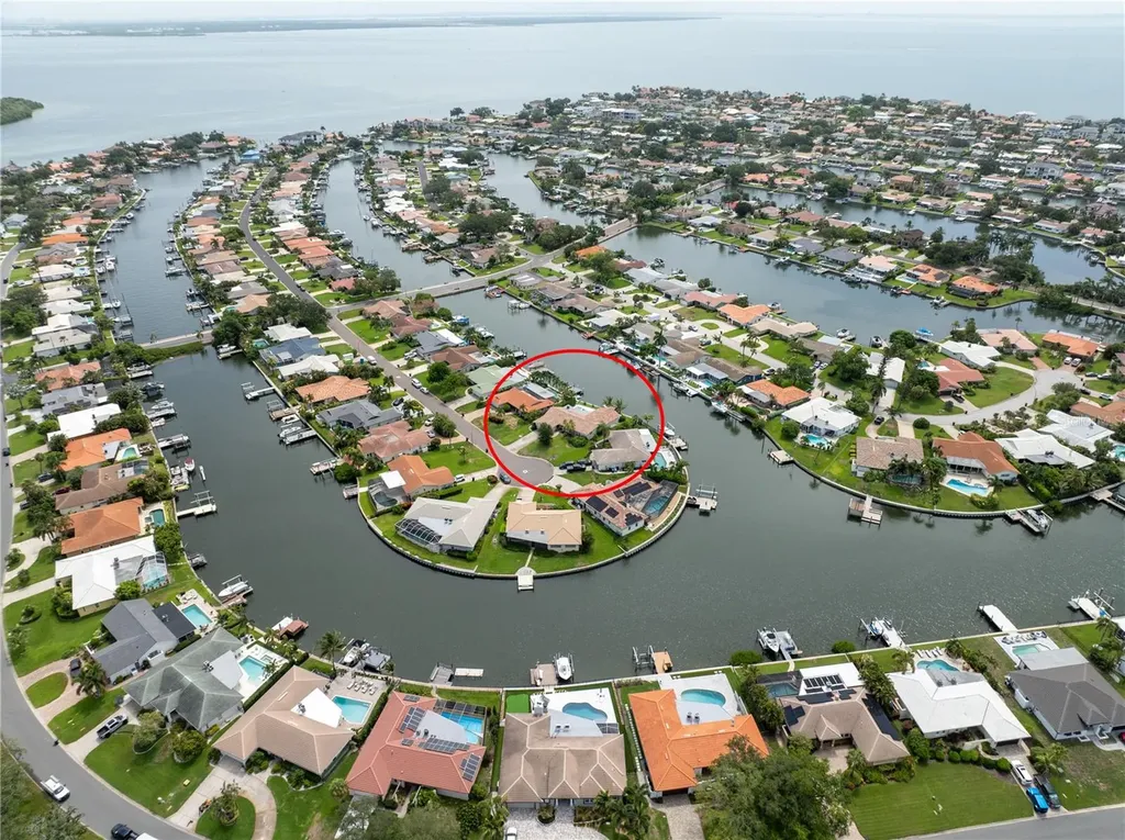 1924 Michigan Avenue NE St Petersburg FL 33703