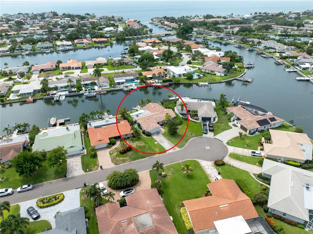 1924 Michigan Avenue NE St Petersburg FL 33703