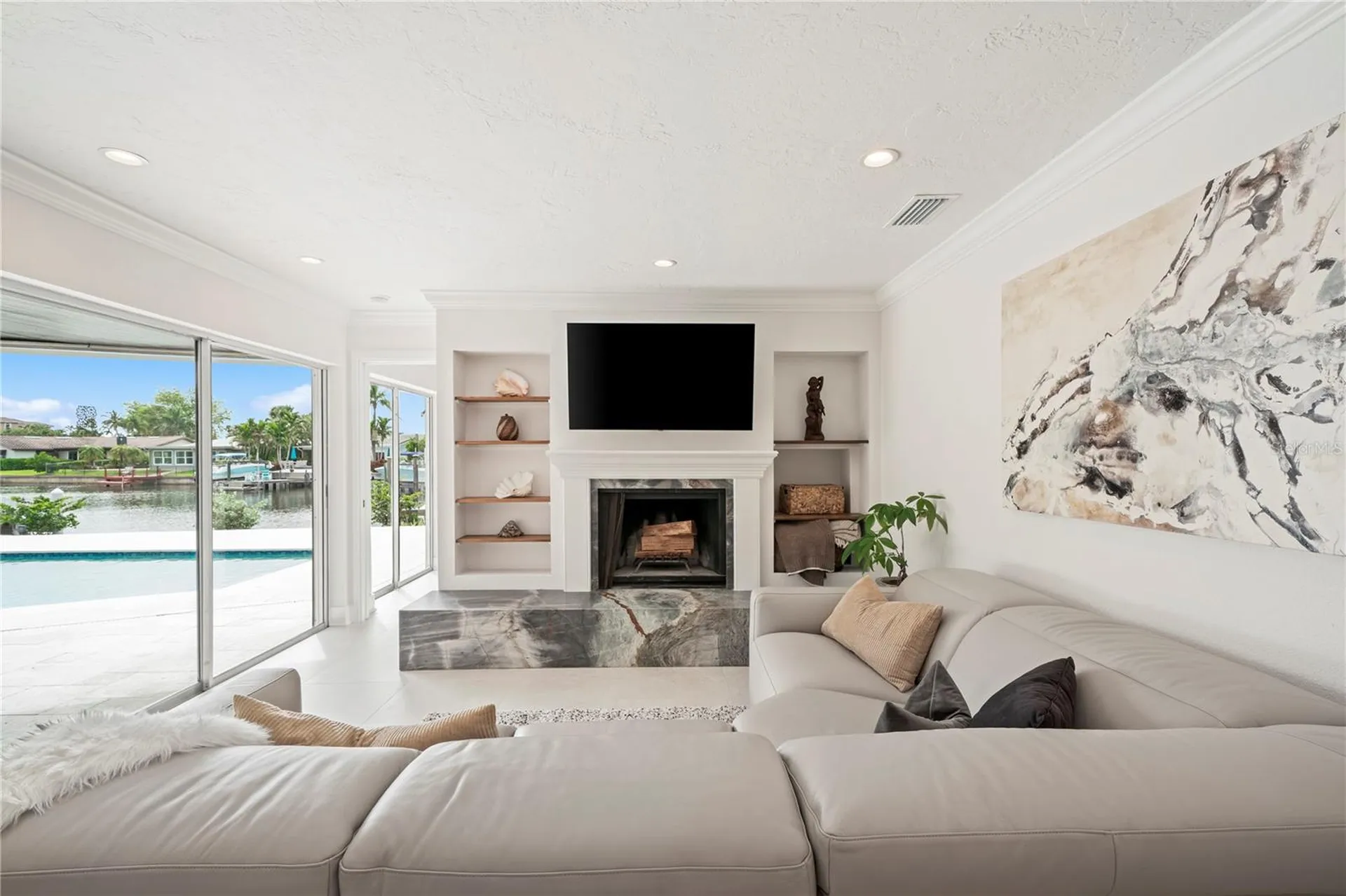 1924 Michigan Avenue NE St Petersburg FL 33703