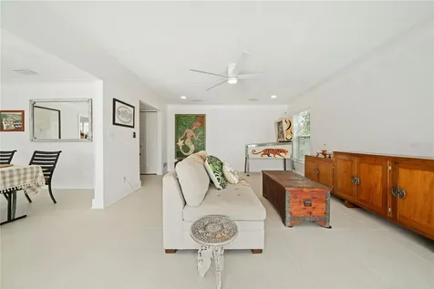 1924 Michigan Avenue NE St Petersburg FL 33703