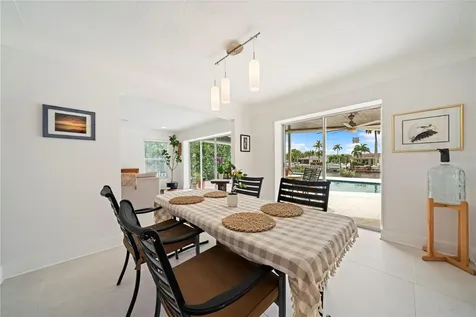 1924 Michigan Avenue NE St Petersburg FL 33703