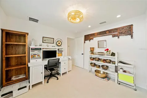 1924 Michigan Avenue NE St Petersburg FL 33703