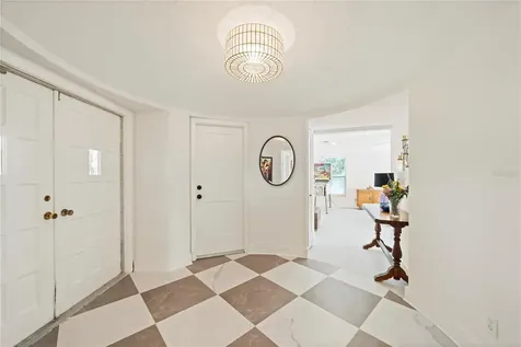 1924 Michigan Avenue NE St Petersburg FL 33703