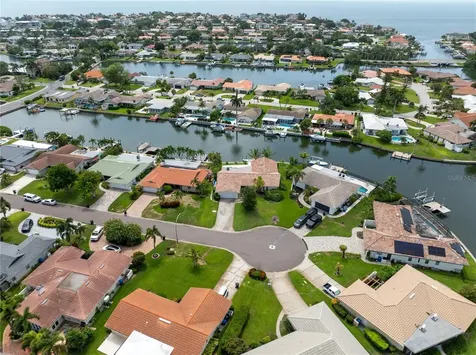 1924 Michigan Avenue NE St Petersburg FL 33703