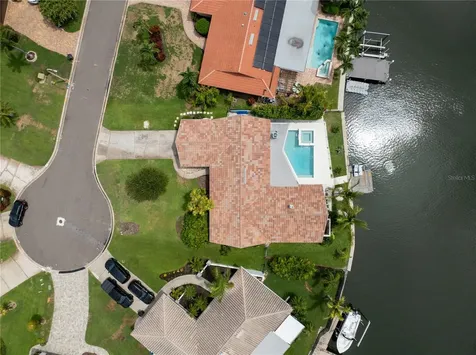 1924 Michigan Avenue NE St Petersburg FL 33703