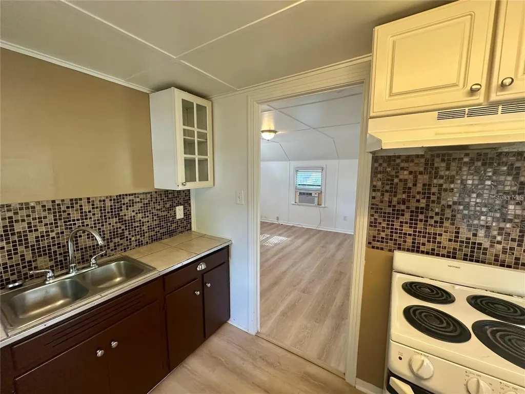 15 1/2 4th Street N Lake Wales FL 33853